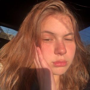 Meet your Posher, Mia